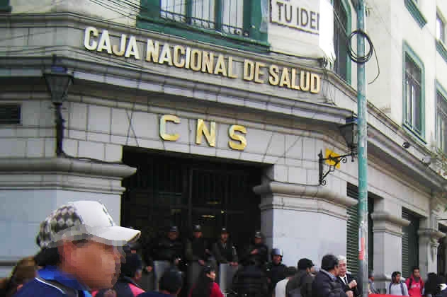 Cuatro meses detención preventiva en el penal de Obrajes para una funcionaria de la CNS, identificada en el reporte como jefa de Suministros, dentro de la investigación por la presunta compra irregular de tomógrafos Cuatro meses detención preventiva en el penal de Obrajes para una funcionaria de la CNS, identificada en el reporte como jefa de Suministros, dentro de la investigación por la presunta compra irregular de tomógrafos